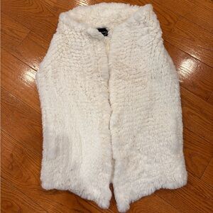 Dolce Cabo White Faux Fur Vest Sleeveless Cozy Layering Vest Women’s Size Small